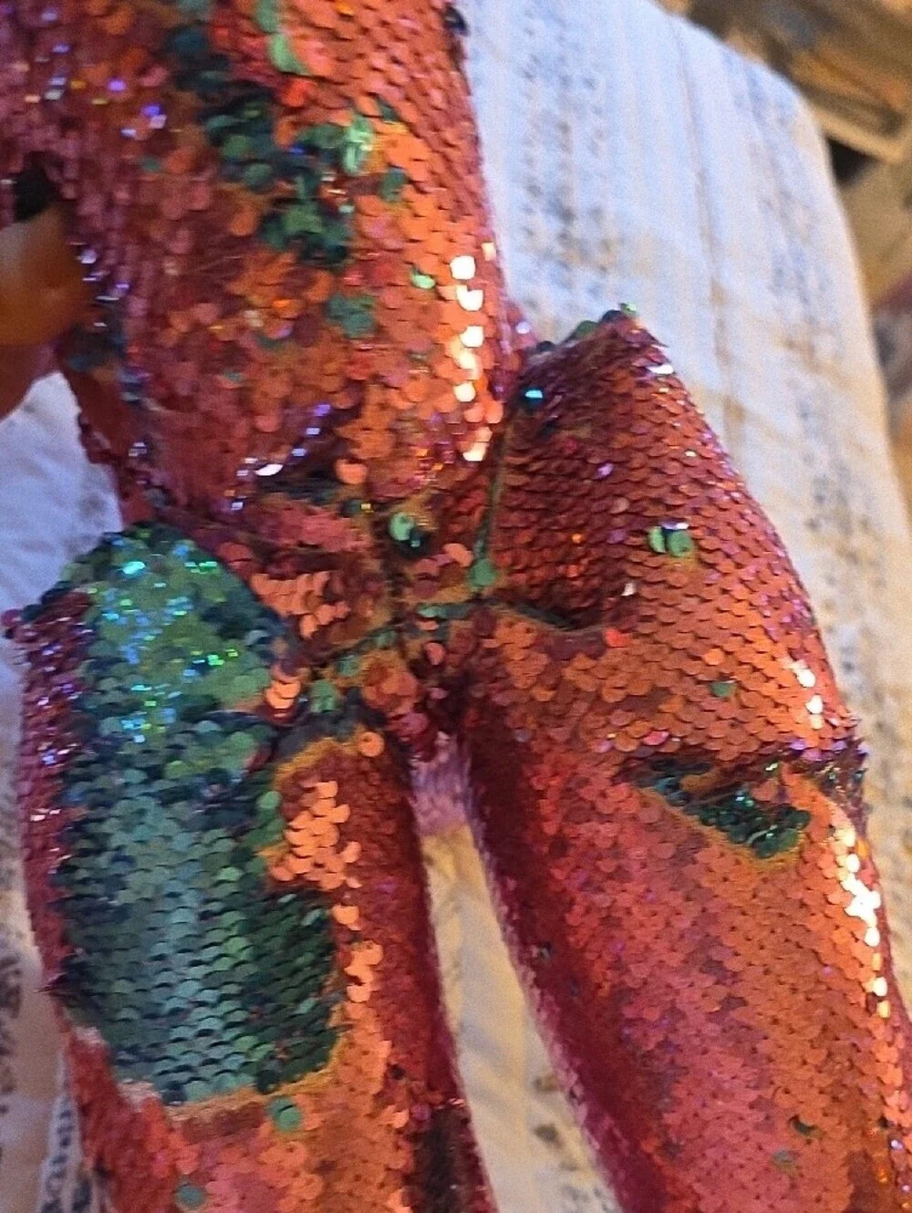 Sequin Plush Balloon Dog - Iridescent Pink